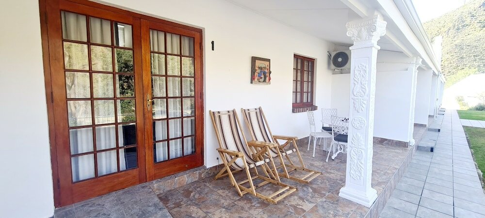 Фото Old Mill Lodge, Working Ostrich Farm & Restaurant, Oudtshoorn