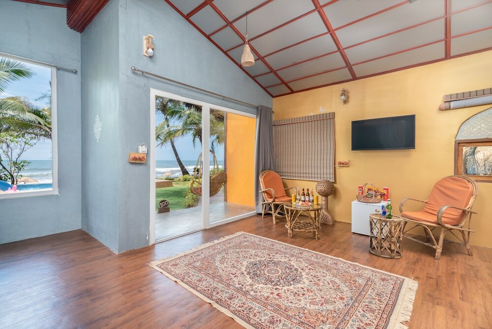 Фото Amadi Beach Front Resort