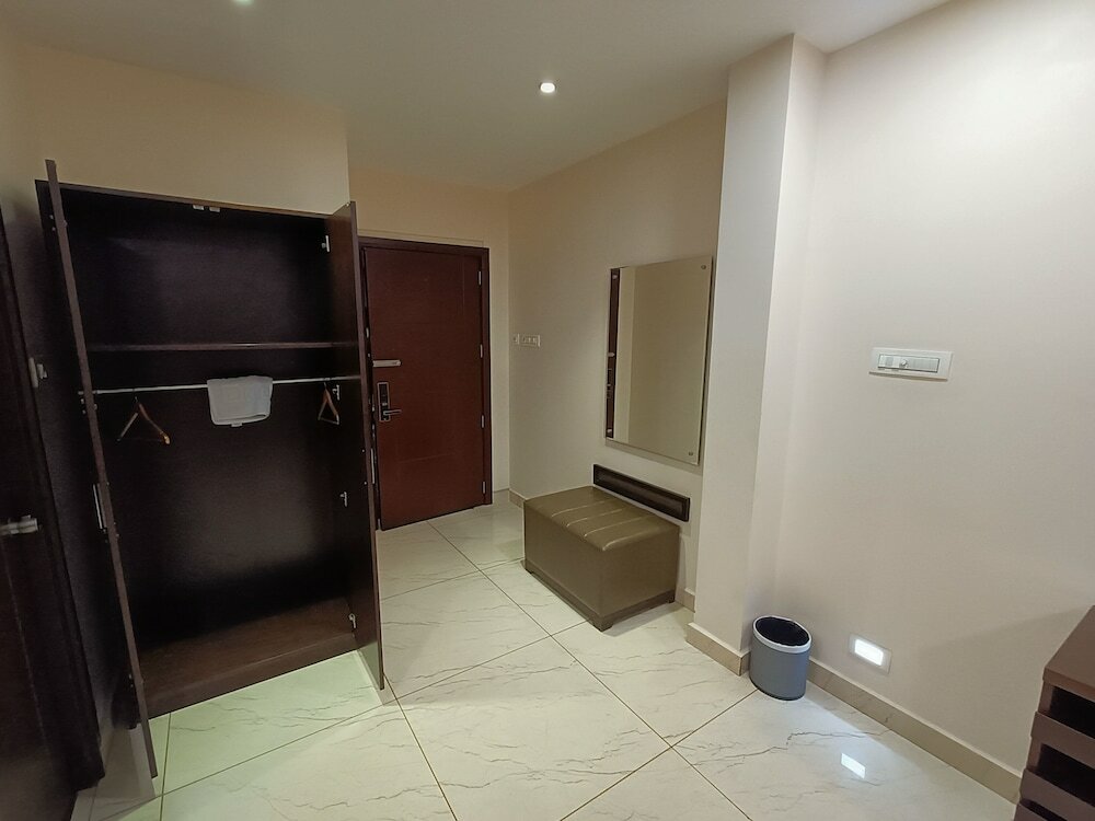 Фото Hotel Akshay Grand