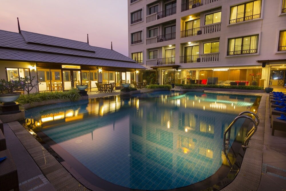 Фото Lasalle Suites Hotel & Residence