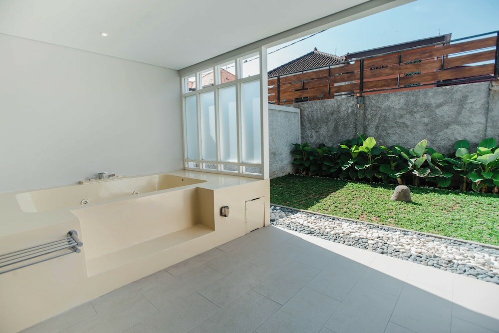 Фото Sanur Resort Watujimbar