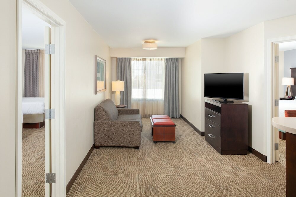 Фото Staybridge Suites Denver-Central Park, an Ihg Hotel