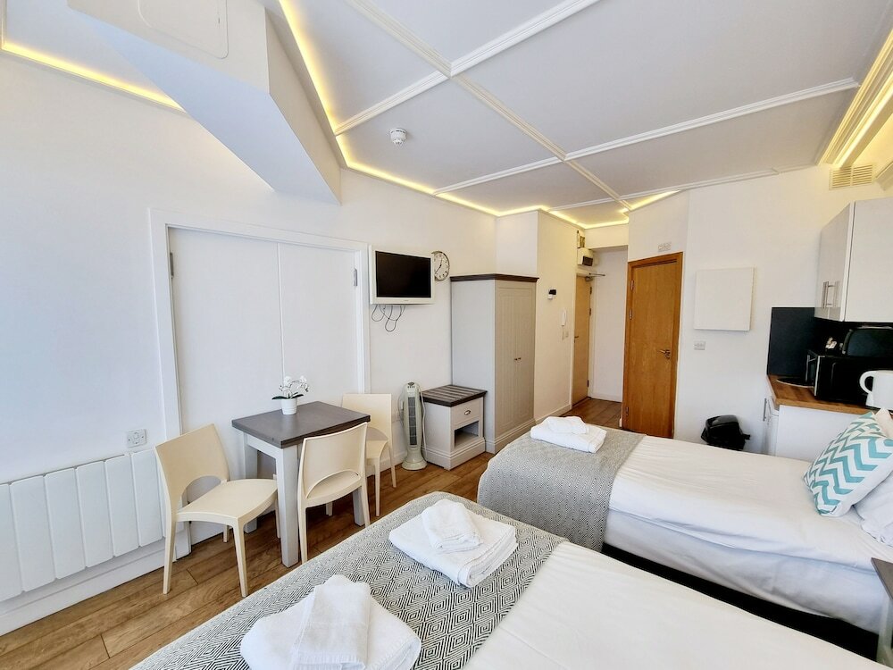 Фото London Stay Apartments
