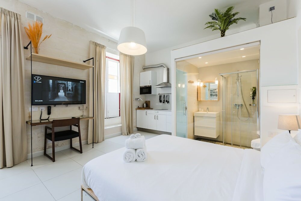 Фото Two Pillows Boutique Hostel