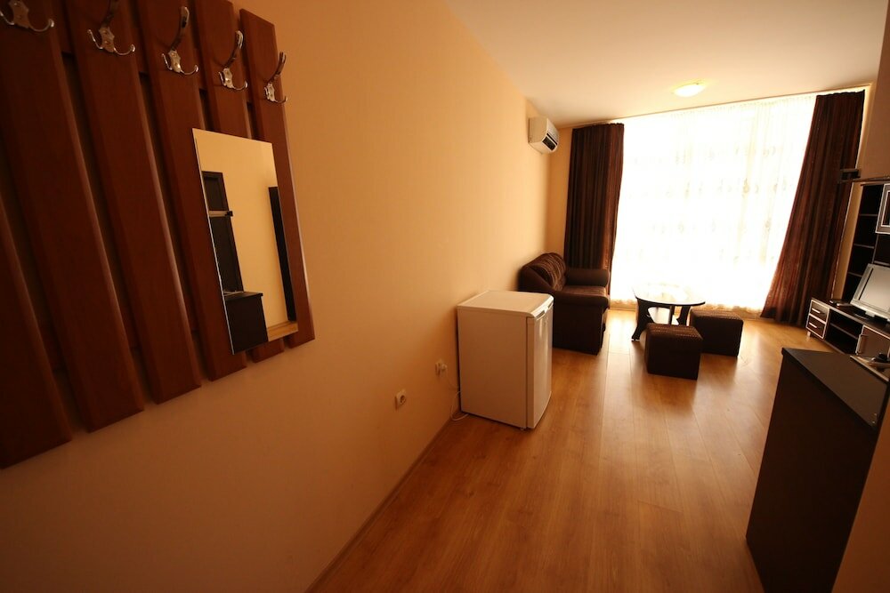 Фото Menada Luxor Apartments