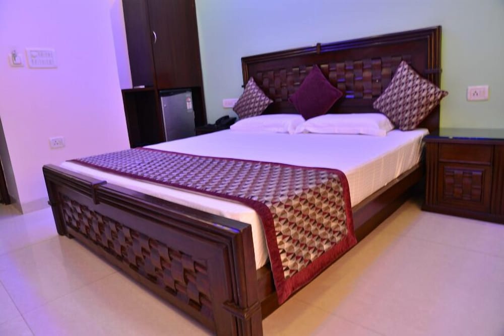 Фото Hotel Amax Inn