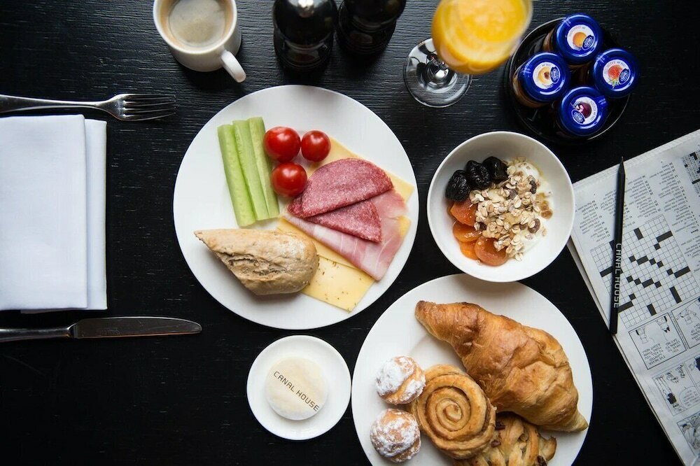 Фото Canal House