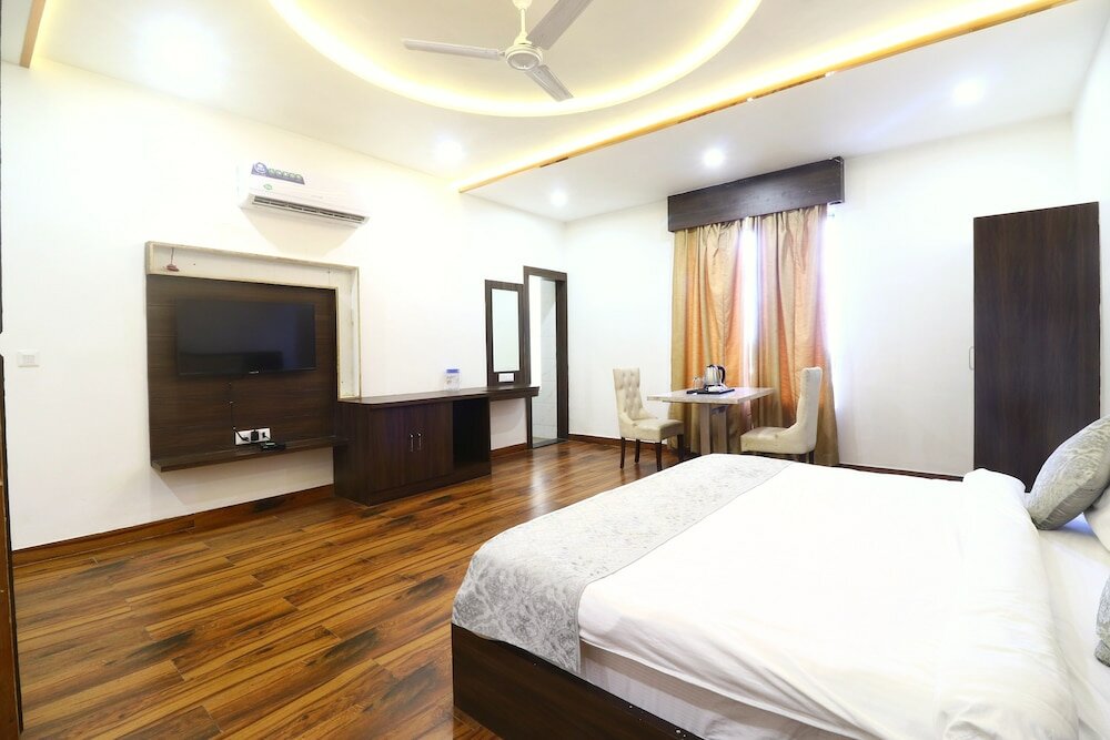 Фото Hotel Taj Venture by Park Tree