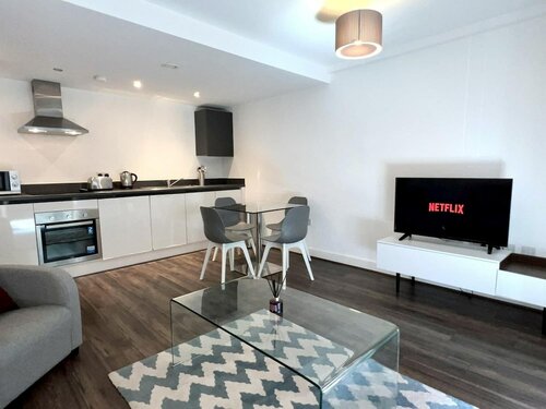 Гостиница Modern 1 Bedroom Apartment With Parking
