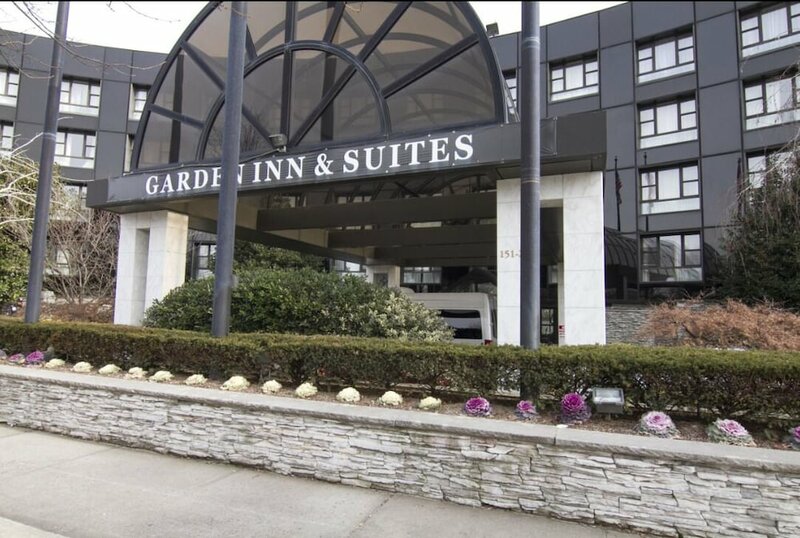Гостиница Garden Inn & Suites в Нью-Йорке