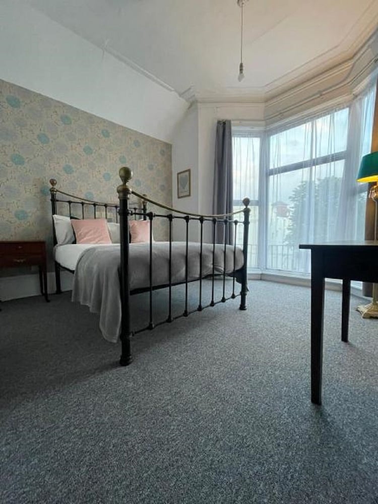 Фото Number 19 Brighton