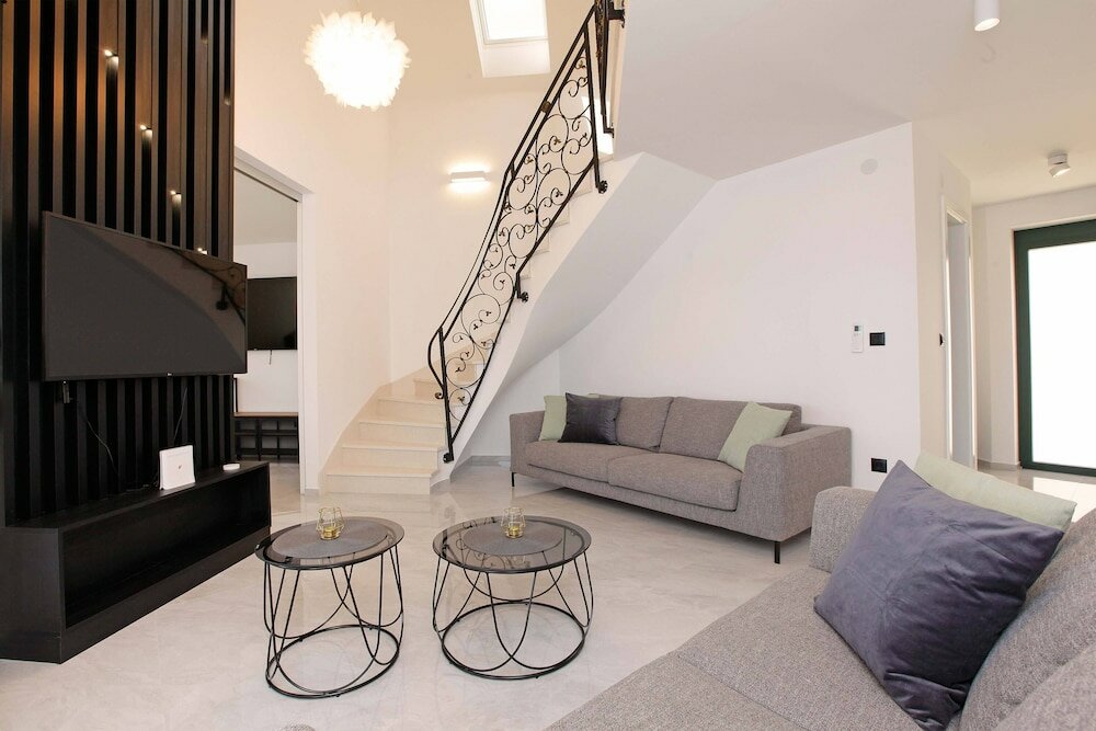 Фото Beachfront villa Senses for 12 in Milna