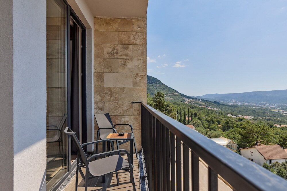 Фото Bayview Hills Luxury Residences