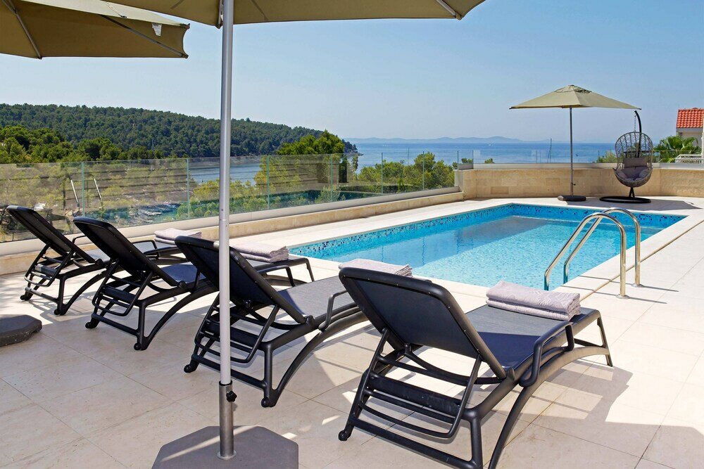 Фото Beachfront villa Senses for 12 in Milna