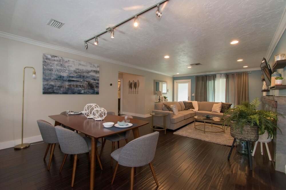 Фото Private Pool 3br New Modern Furniture