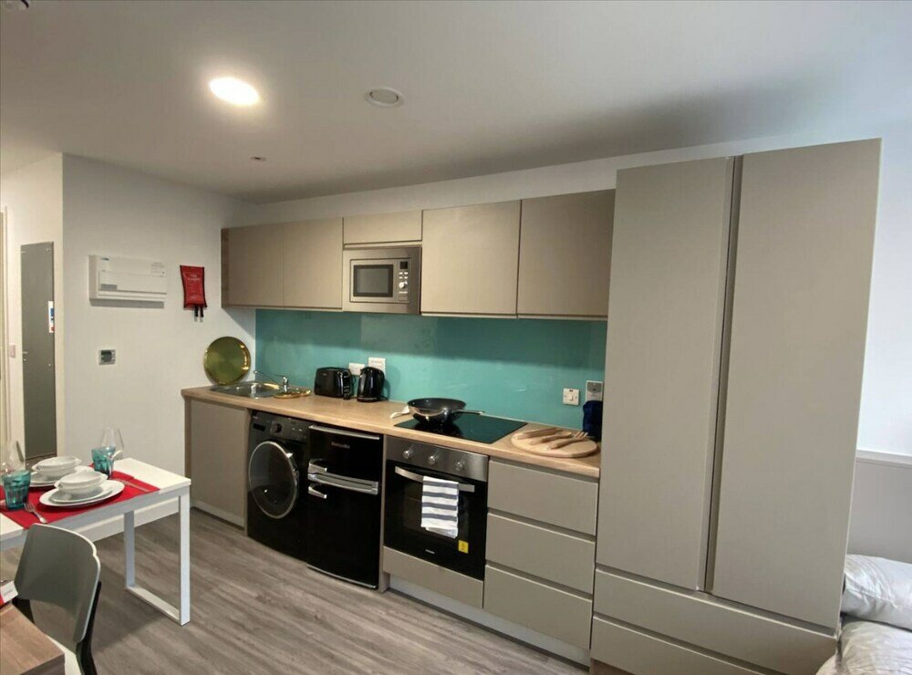 Фото Ensuite Rooms and Studios in Portsmouth