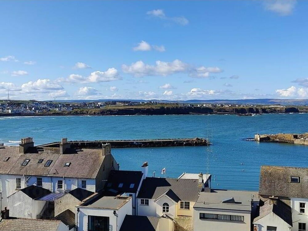 Фото Portrush Penthouse Stunning Harbour & Atlantic Views