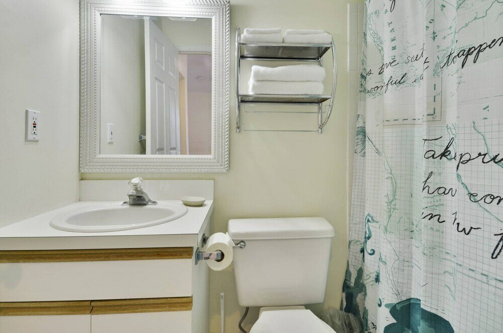 Фото Linger Longer by Avantstay Key West Walkable Gated Community, Shared Pool Week Long Stays Only