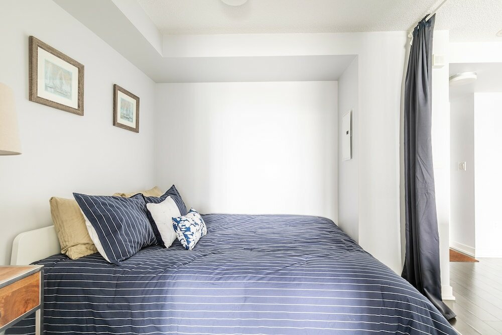 Фото Marvelous Elegant Downtown Apartments