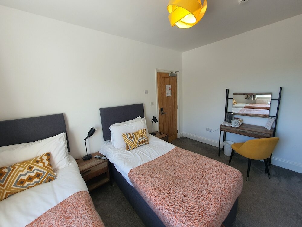 Фото North Cambridge Guesthouse- Paymán Club