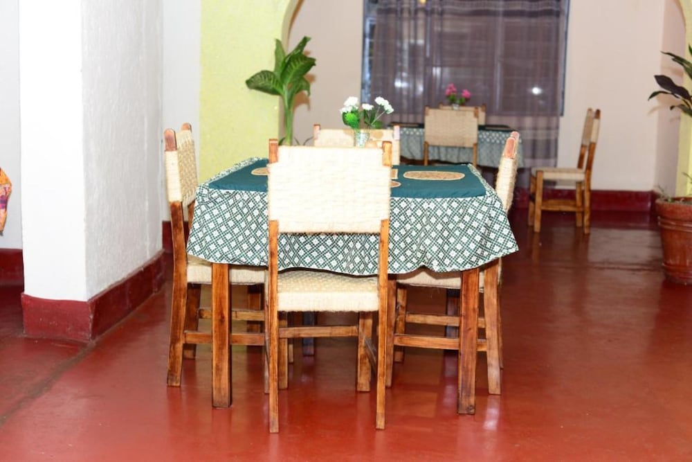 Фото Muhabura Mountain Lodge