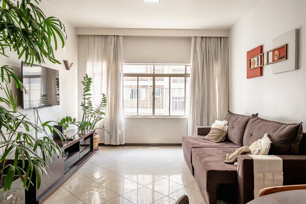 Фото Ape tamanho família com garagem