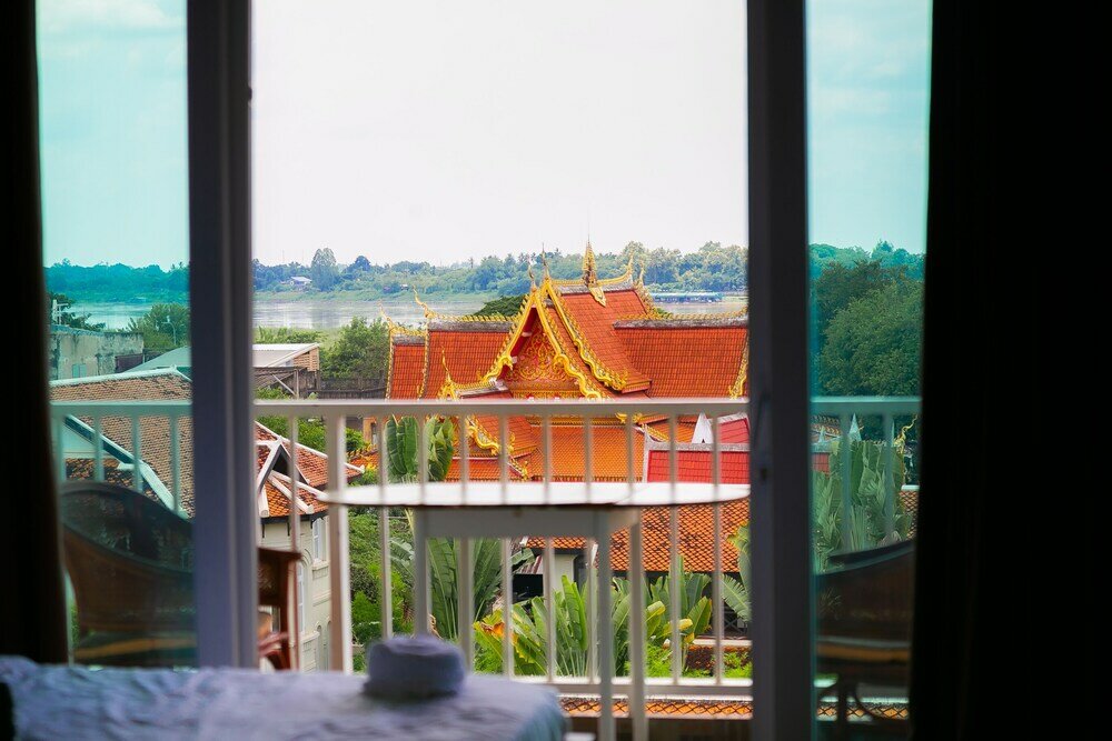 Фото Champion Hotel & Pub