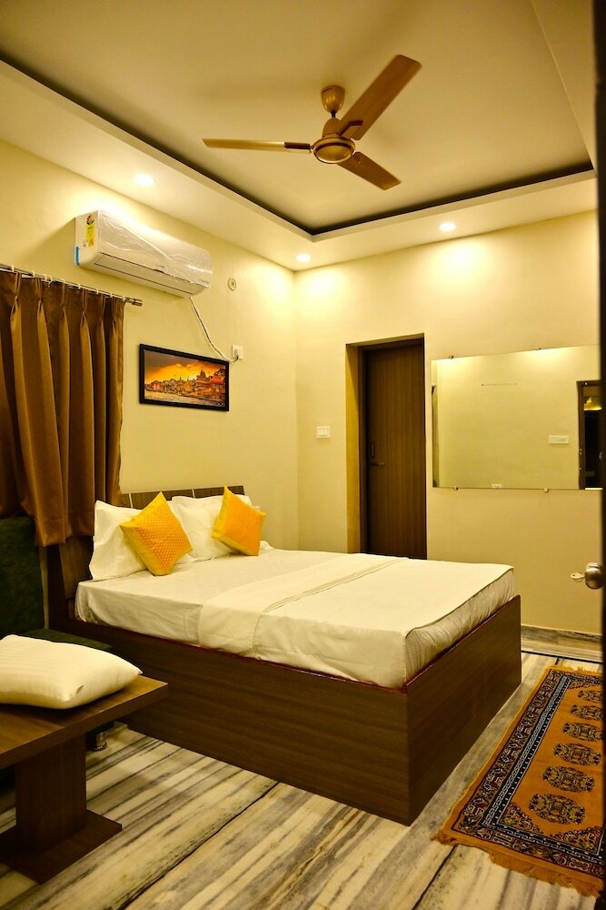 Фото Bluebells Varanasi