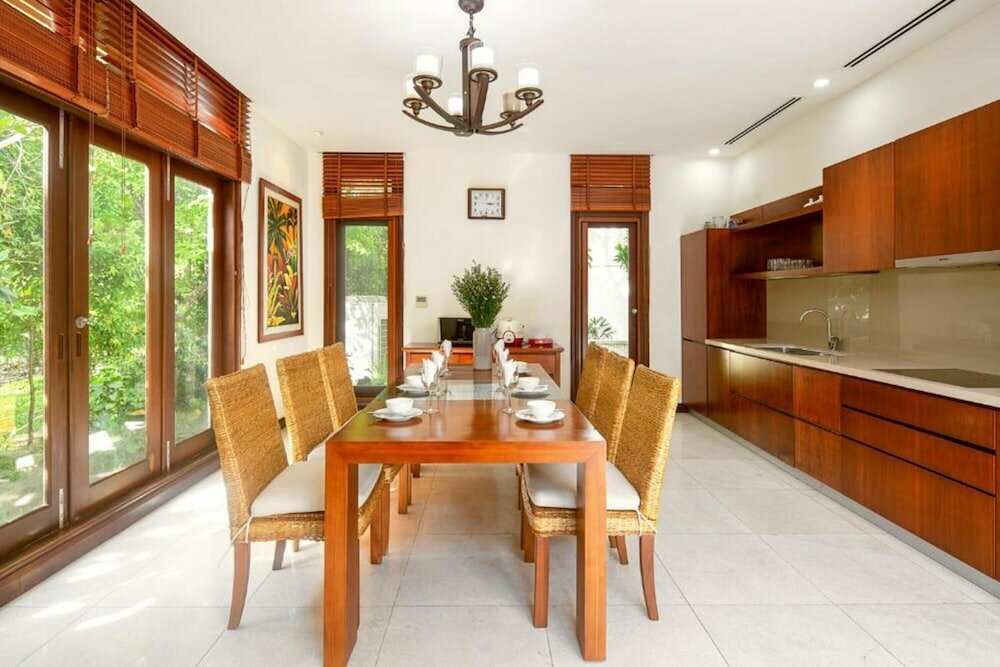 Фото Luxury Danang Beach Pool Villa