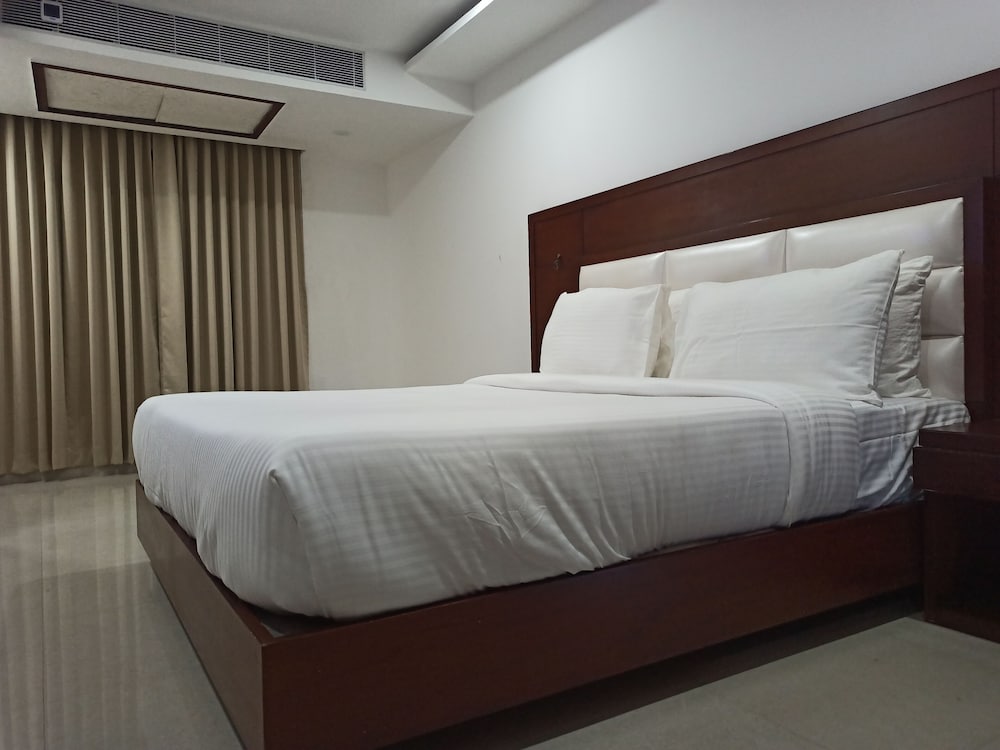 Фото Hotel Autumn Crocus - A Boutique Hotel