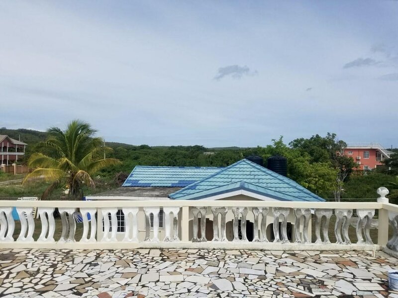 Гостиница Captivating 3-bed House in Trelawny, Jamaica