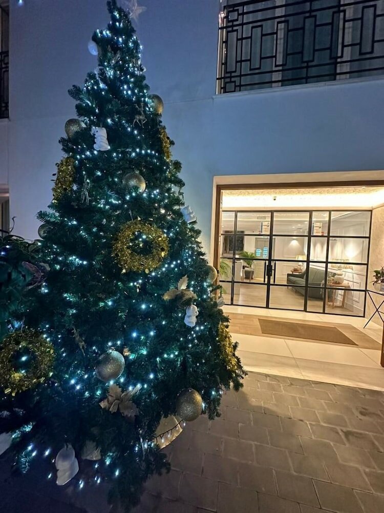 Фото Apartamentos Turísticos La Plaza