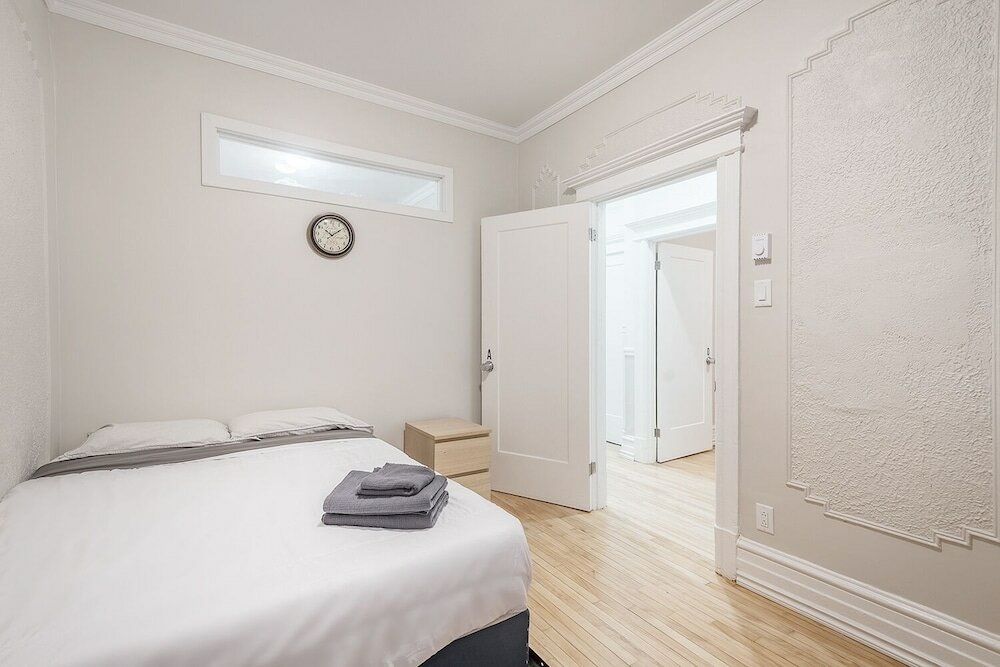 Фото Cozy Private Br in the heart of Plateau