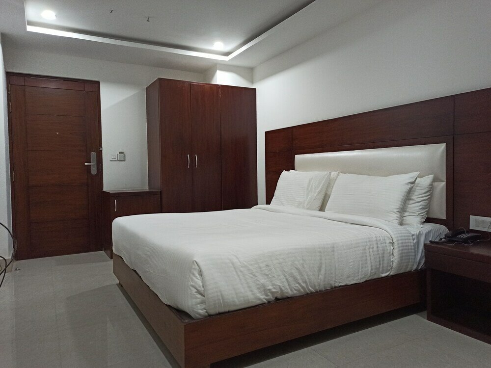 Фото Hotel Autumn Crocus - A Boutique Hotel