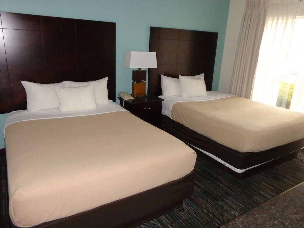 Фото Surestay Plus by Best Western Orlando Lake Buena Vista