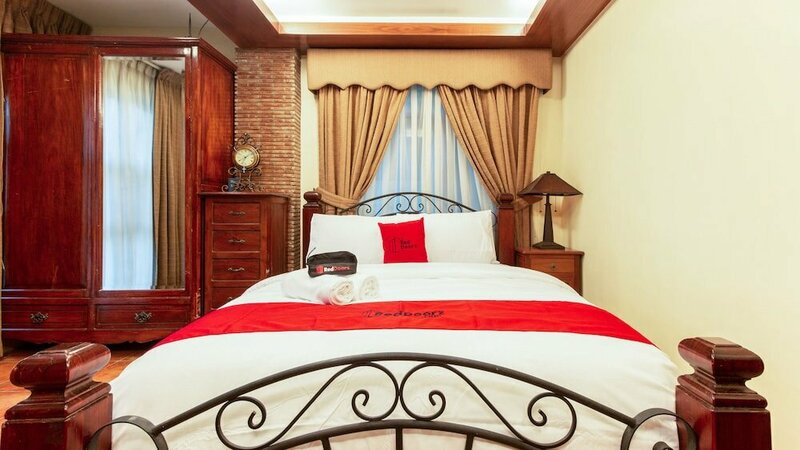 Гостиница RedDoorz near SM San Lazaro Manila в Маниле