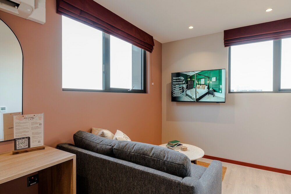 Фото Your Apartment Milton Keynes