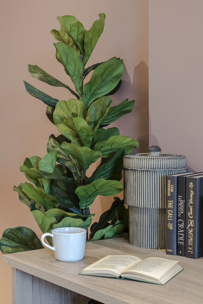 Фото Your Apartment Milton Keynes