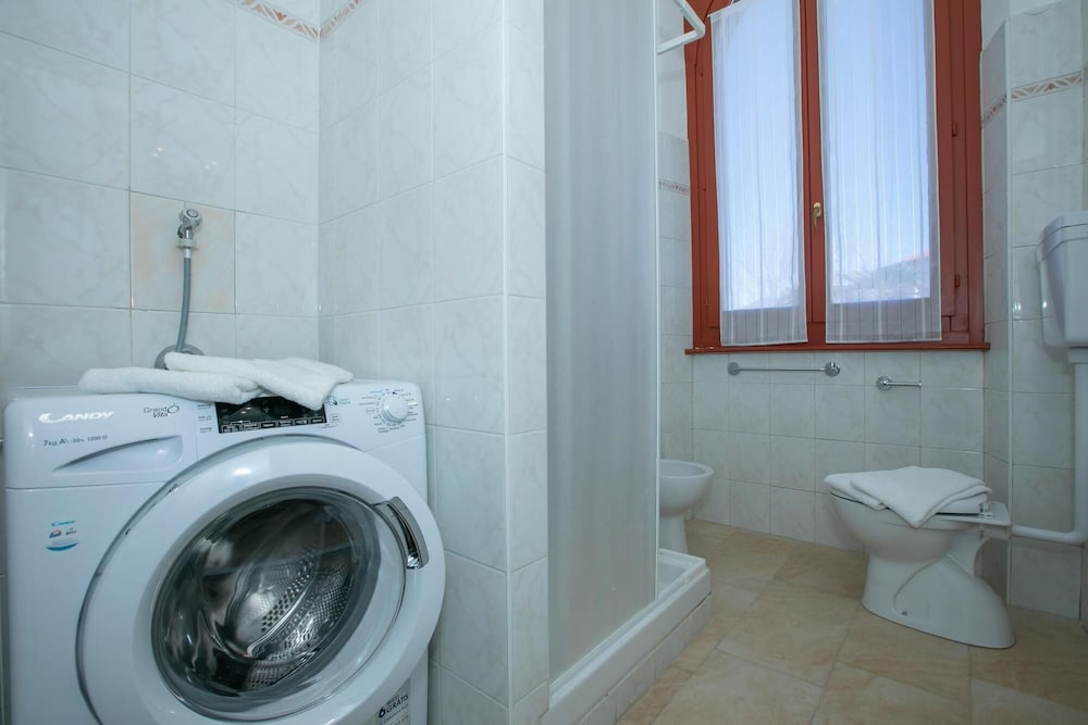 Фото Residenza Gardenia Lake View Luino Center