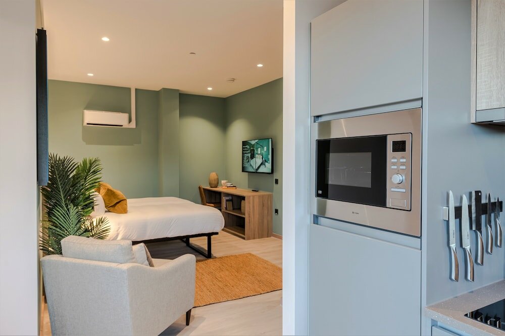 Фото Your Apartment Milton Keynes