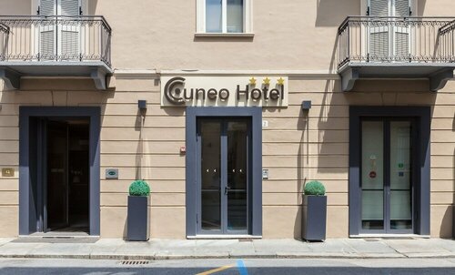 Гостиница Cuneo Hotel в Кунео