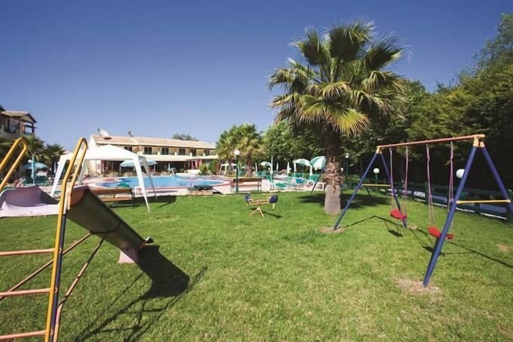 Фото Damia Hotel