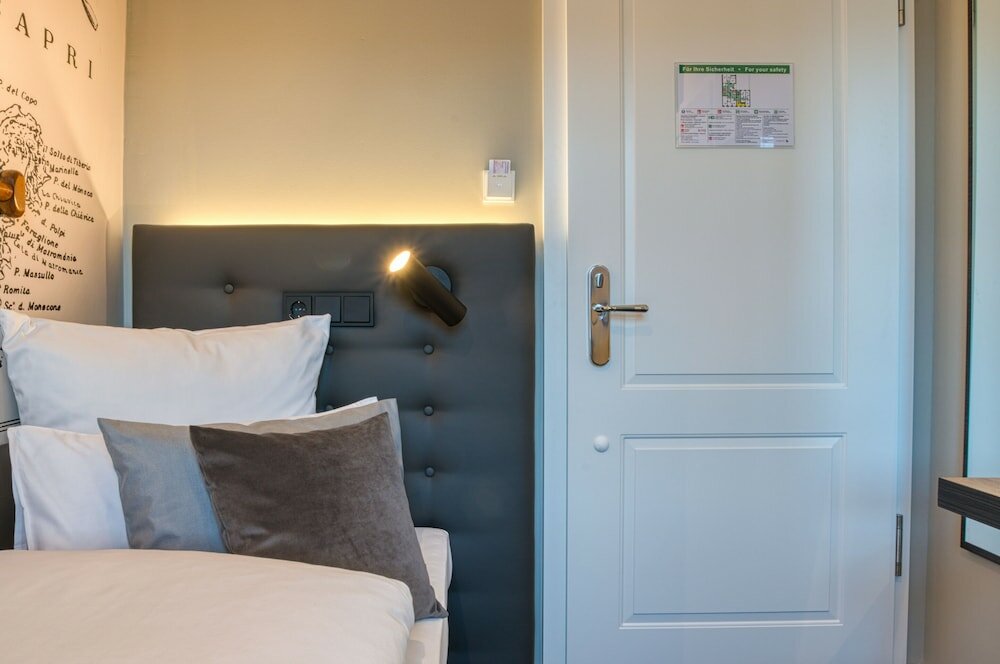 Фото Boutique 053 Hamburg Main Station