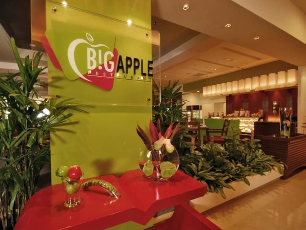 Фото Excellent Service Suites at Times Square