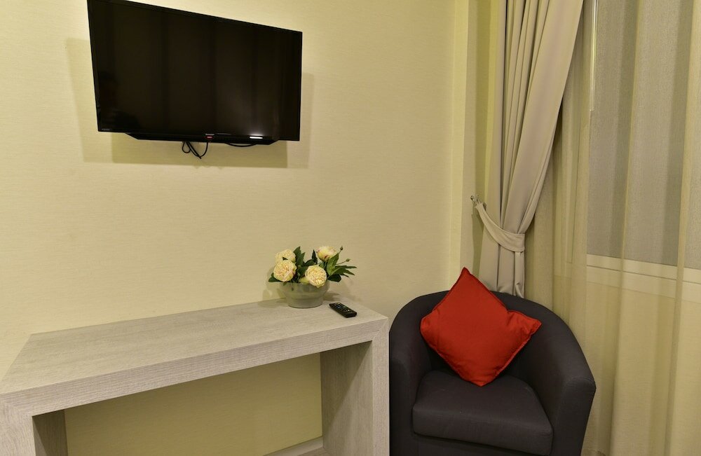 Фото Ratchadamnoen Residence