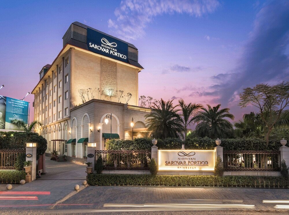 Фото Nidhivan Sarovar Portico Vrindavan