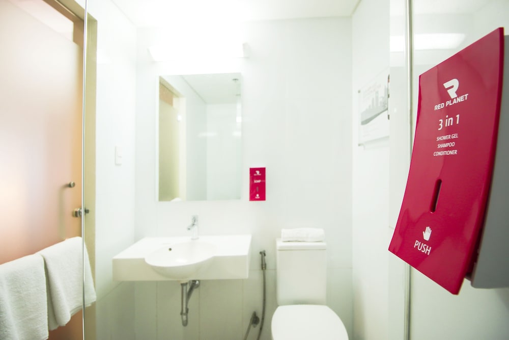 Фото Red Planet Manila Aseana City