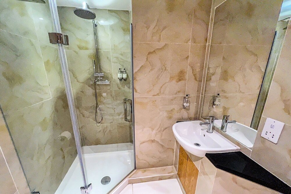 Фото Royal Athenaeum Suites