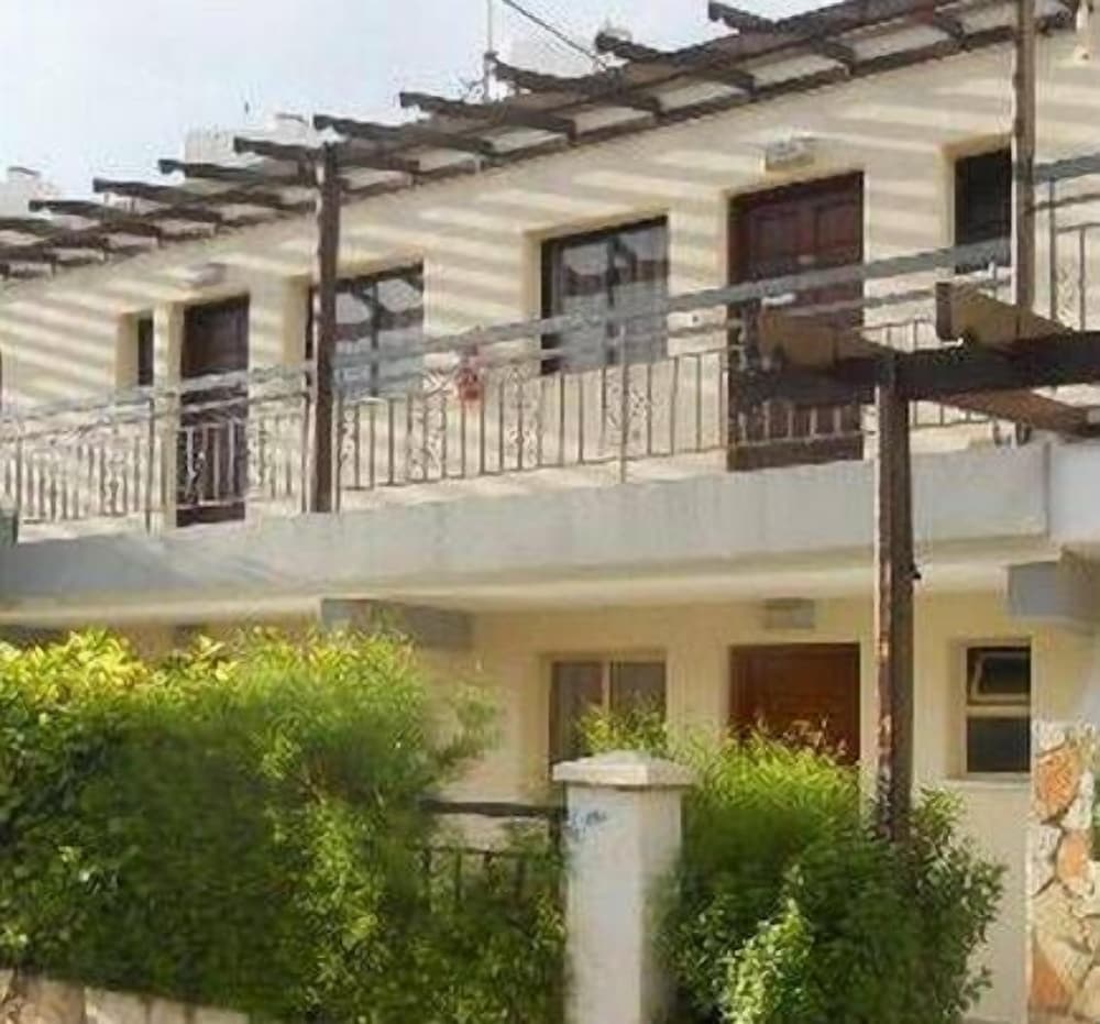 Фото Crystallo Apartments