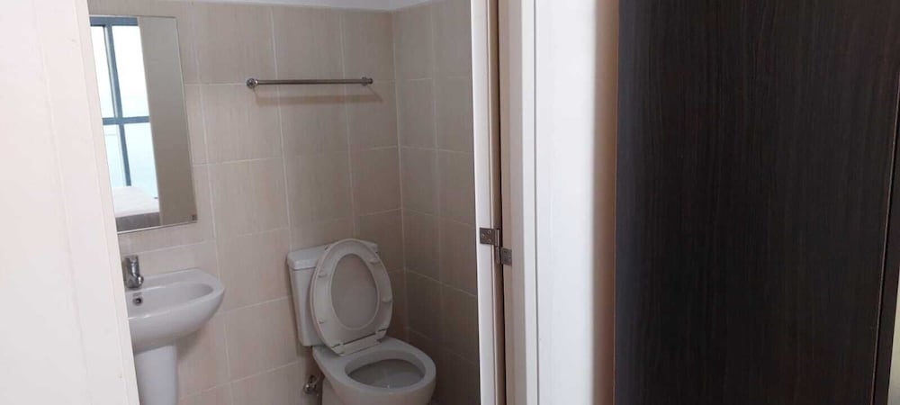 Фото Roxas Blvd Ermita Studio Us Embassy Mla